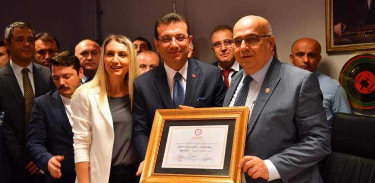 Ekrem İmamoğlu ikinci kez mazbatasını aldı